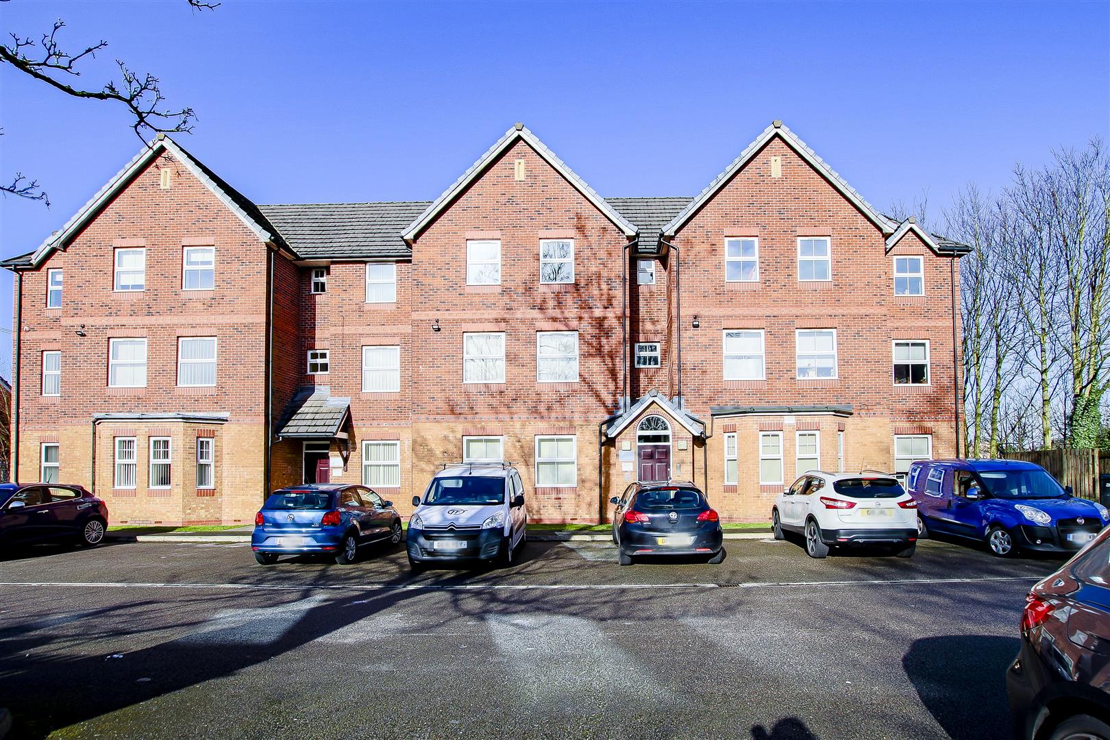 2 Bed Flat For Sale - Main Image